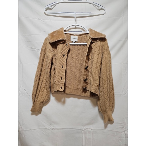 Pink Rose Cable Knit Cardigan Faux‎ Fur Collar Cropped Button Up XS - Picture 1 of 3